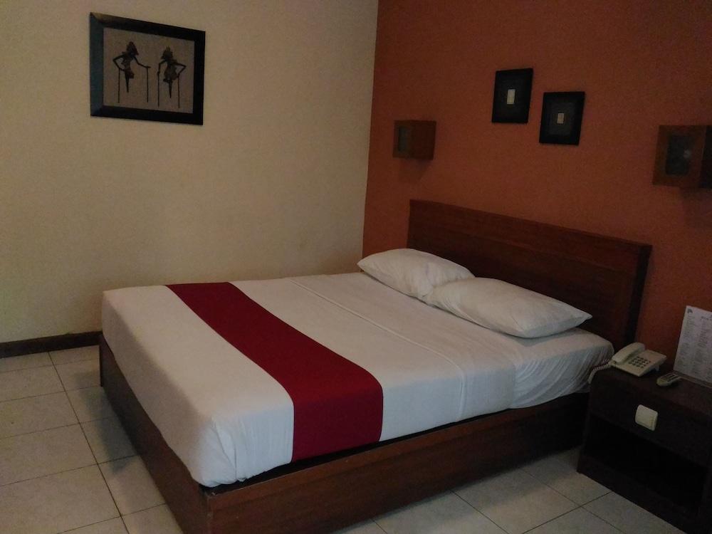 Sukajadi Hotel, Convention&gallery Hotel 3*