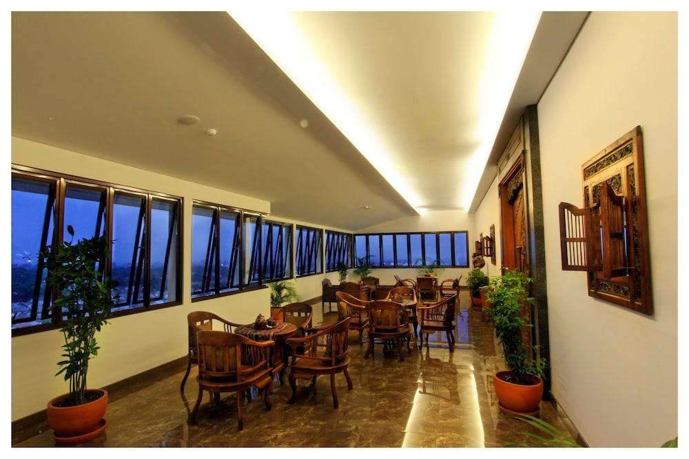 Sukajadi Hotel, Convention&gallery Bandung